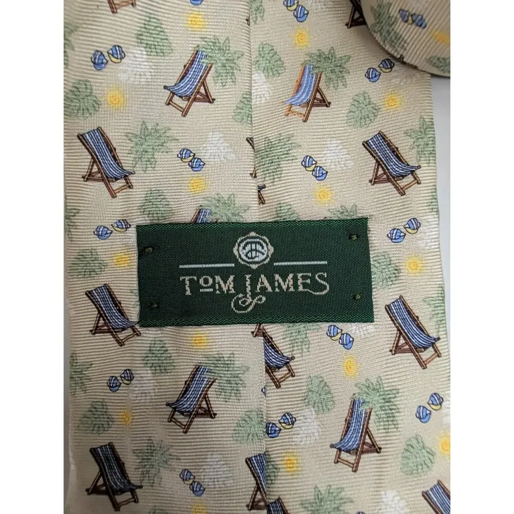 Tom James Silk Necktie Beach Deck Chairs Sea Shells Yellow Blue 60
